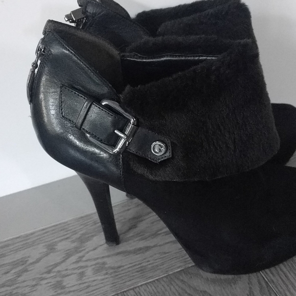 Beautiful heels by Guess🌟🌟🌟🍀🍀🍀 - Picture 3 of 16